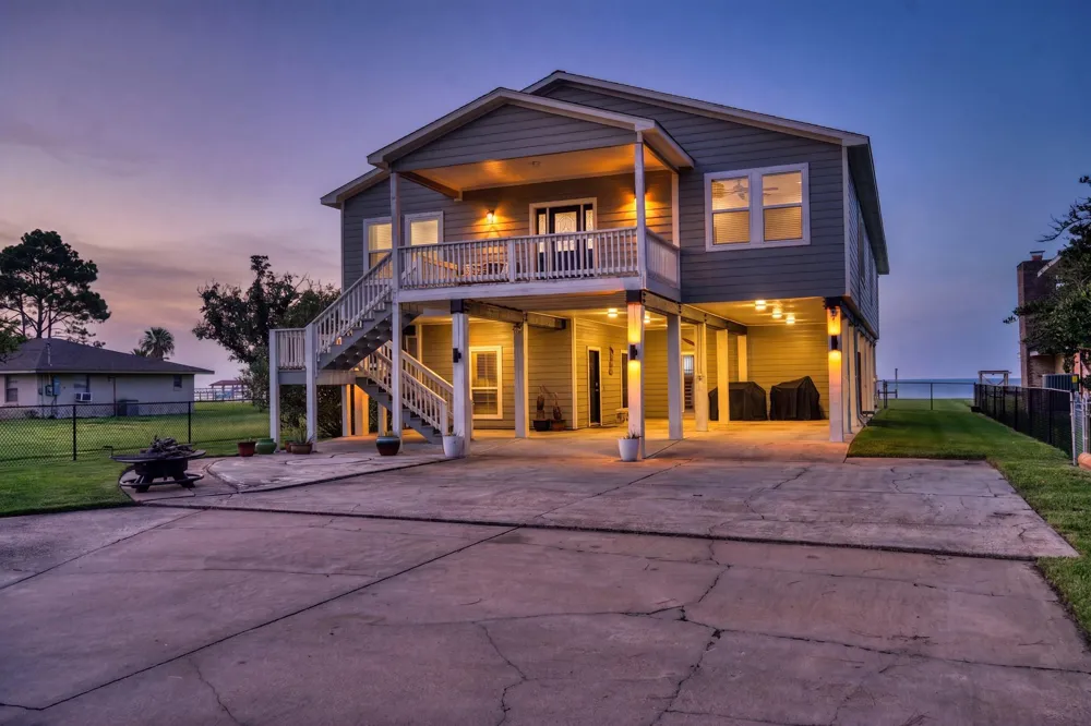 2534 Cliff Drive San Leon, TX 77539