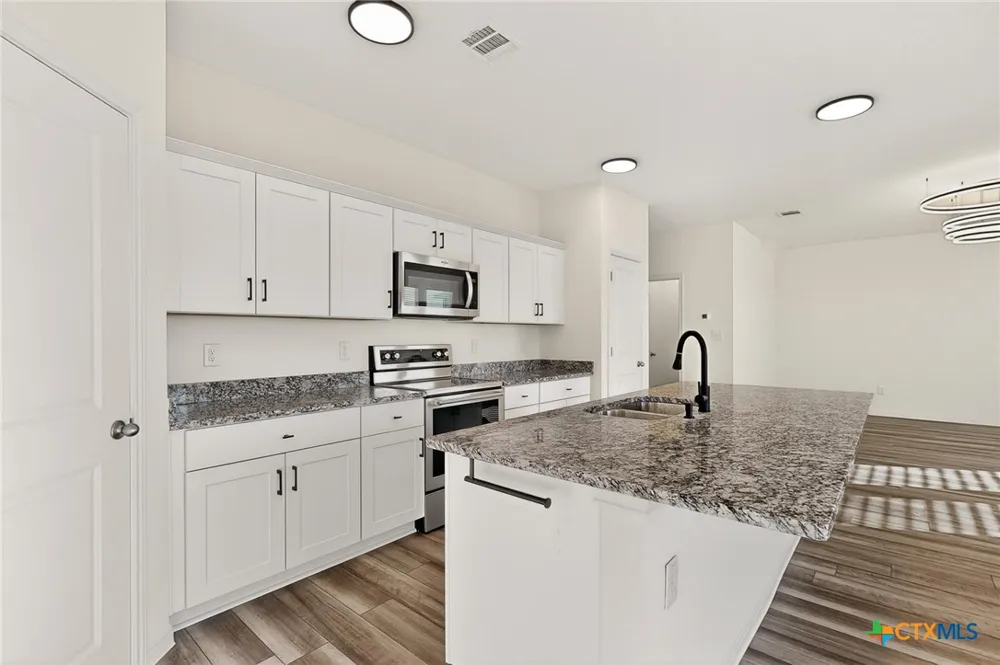 361 Wren Lane Kyle, TX 78640