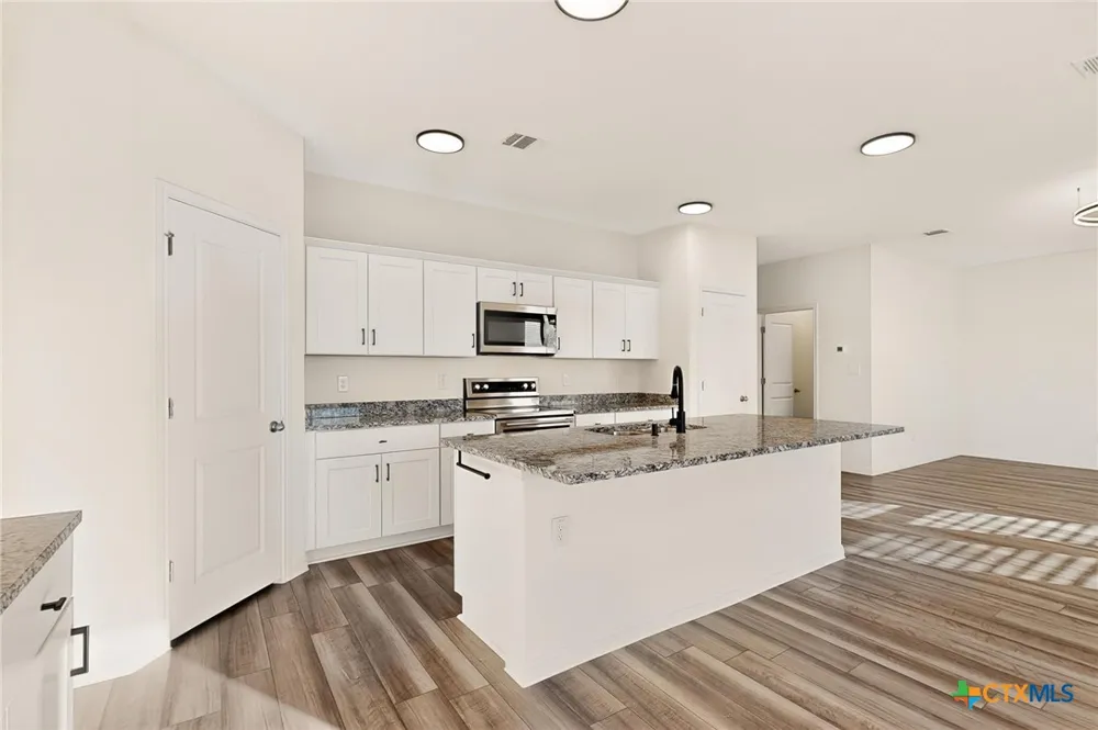 361 Wren Lane Kyle, TX 78640