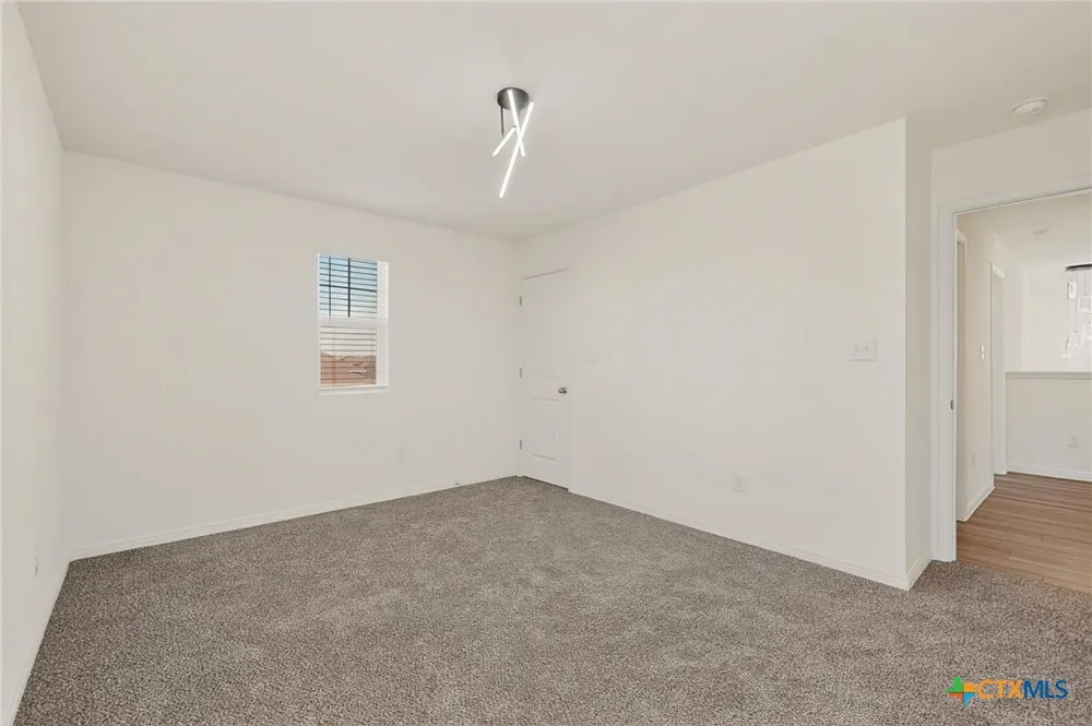 361 Wren Lane Kyle, TX 78640