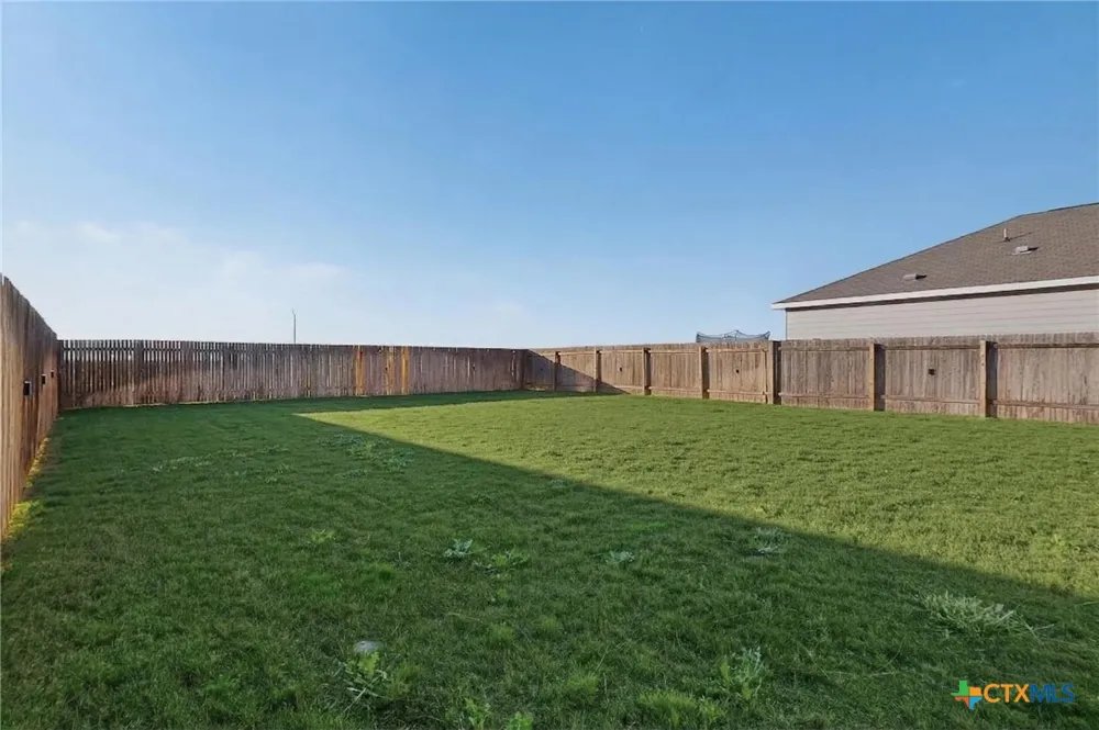 361 Wren Lane Kyle, TX 78640