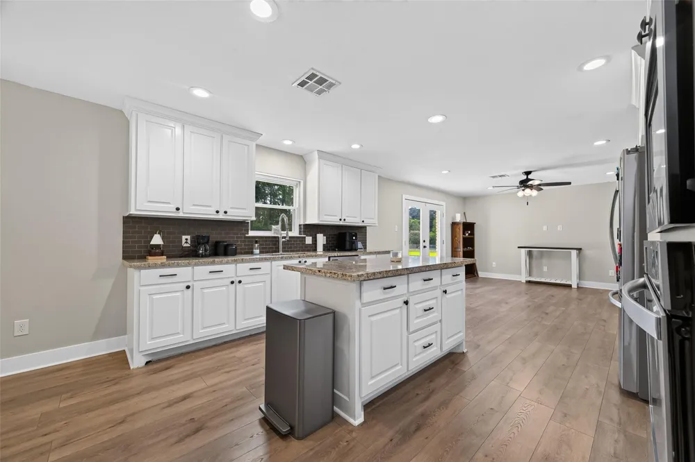68 White Oak Drive New Caney, TX 77357