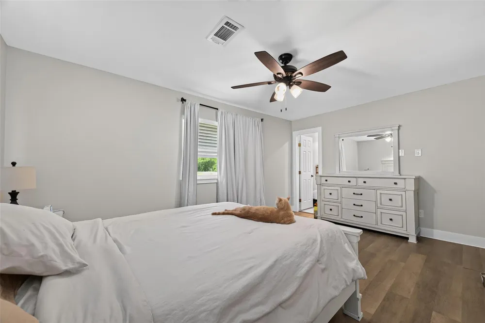 68 White Oak Drive New Caney, TX 77357