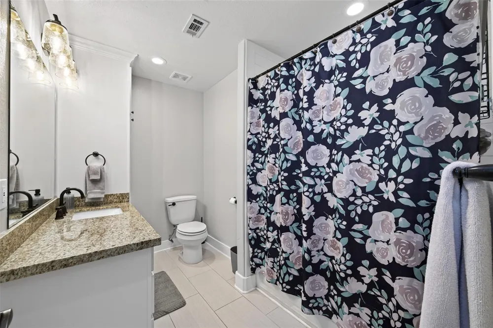 68 White Oak Drive New Caney, TX 77357
