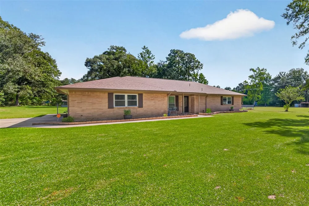 68 White Oak Drive New Caney, TX 77357