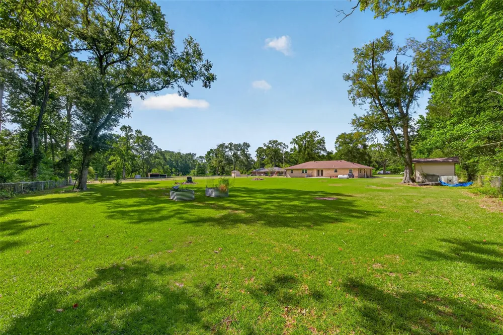 68 White Oak Drive New Caney, TX 77357