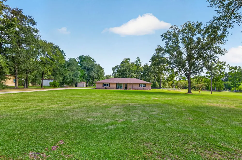 68 White Oak Drive New Caney, TX 77357
