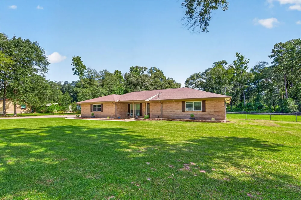 68 White Oak Drive New Caney, TX 77357
