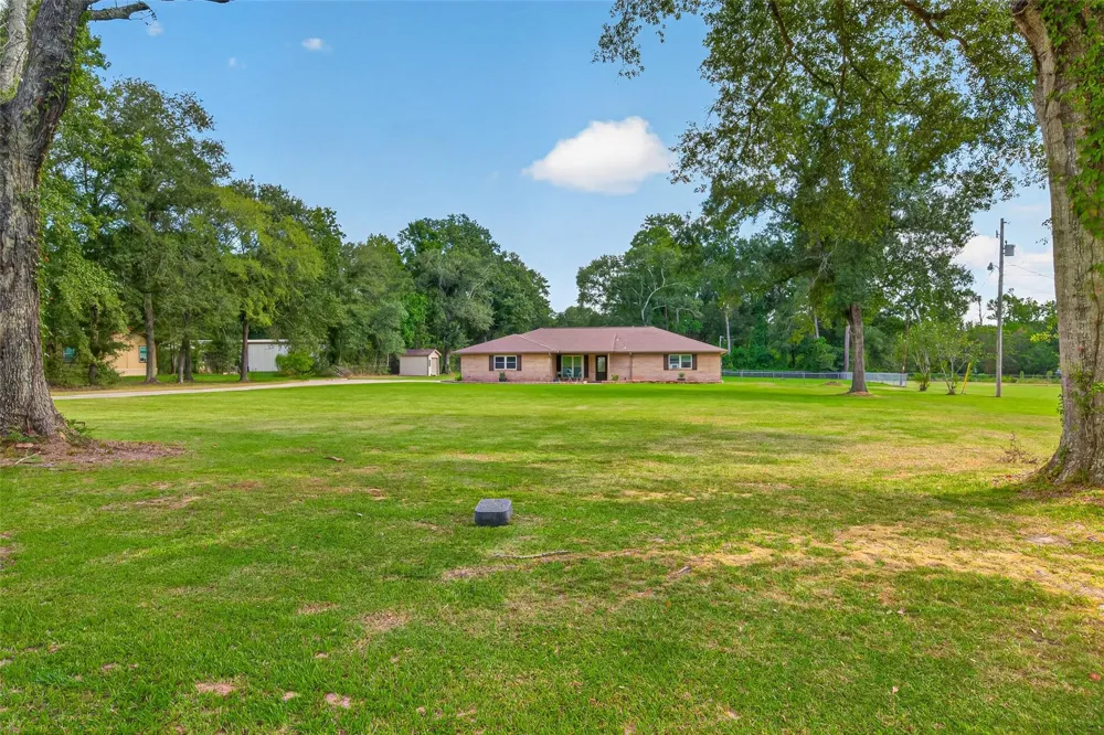68 White Oak Drive New Caney, TX 77357