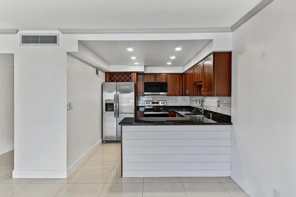 2900 NE 30th Street #9i Fort Lauderdale, FL 33306
