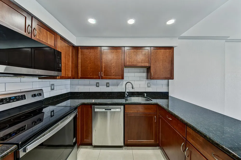 2900 NE 30th Street #9i Fort Lauderdale, FL 33306