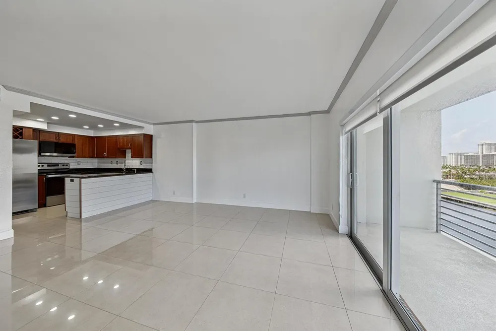 2900 NE 30th Street #9i Fort Lauderdale, FL 33306