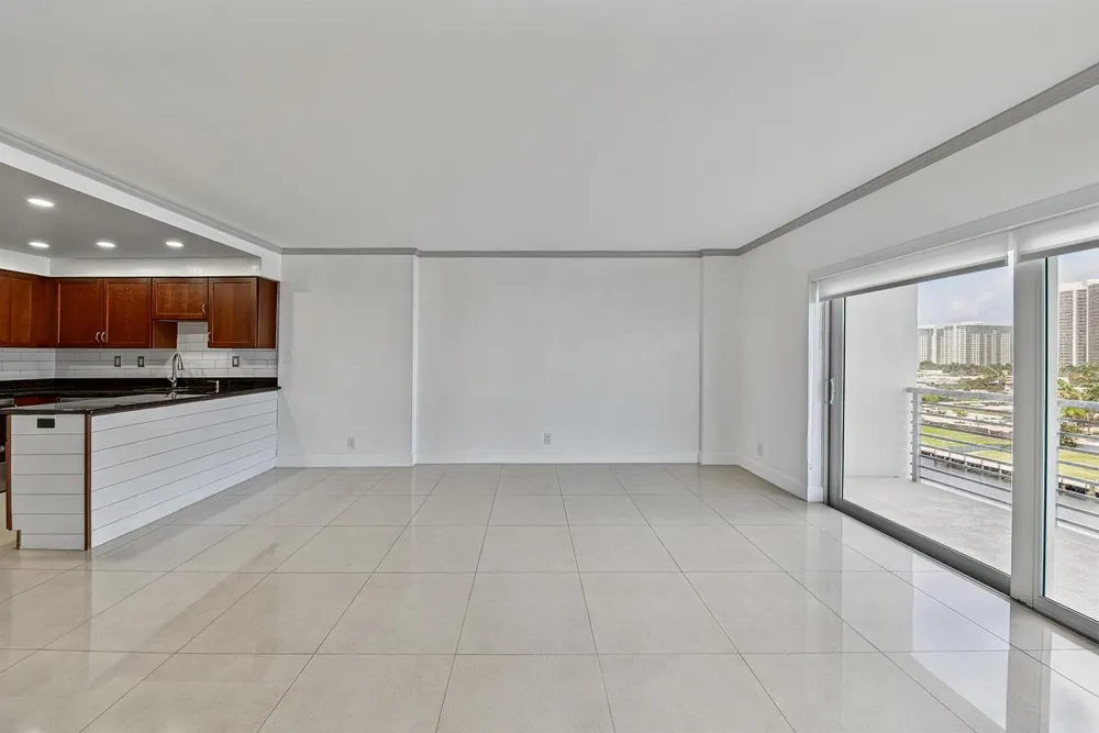 2900 NE 30th Street #9i Fort Lauderdale, FL 33306