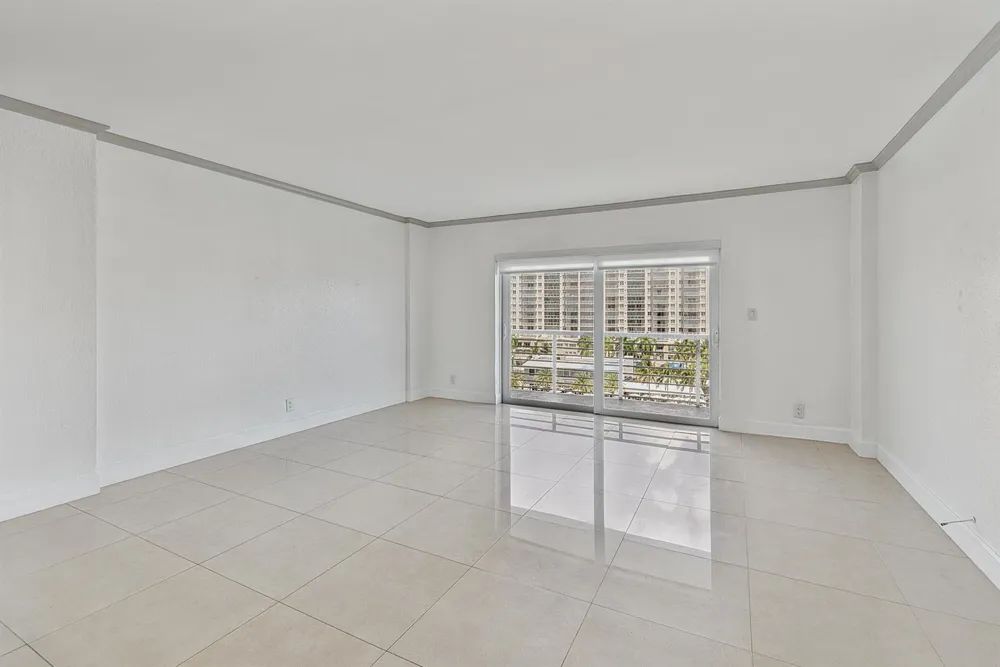 2900 NE 30th Street #9i Fort Lauderdale, FL 33306