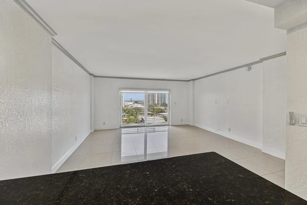 2900 NE 30th Street #9i Fort Lauderdale, FL 33306