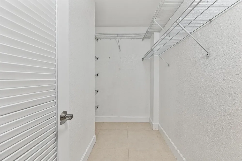 2900 NE 30th Street #9i Fort Lauderdale, FL 33306