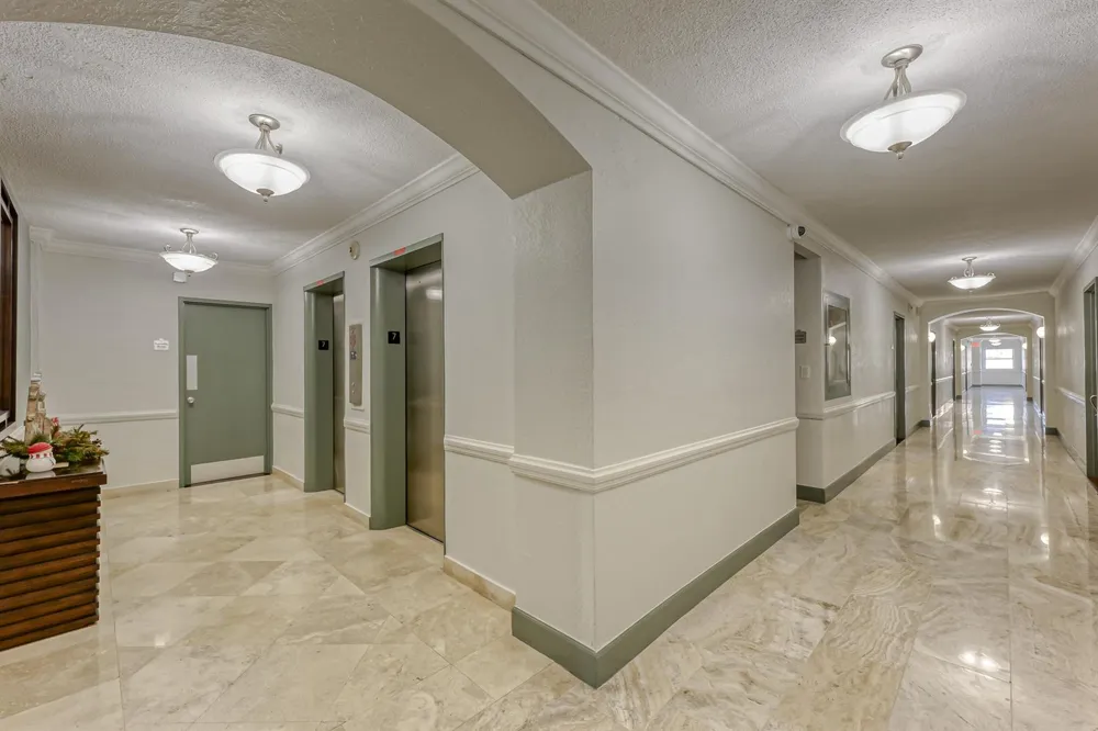 2900 NE 30th Street #9i Fort Lauderdale, FL 33306