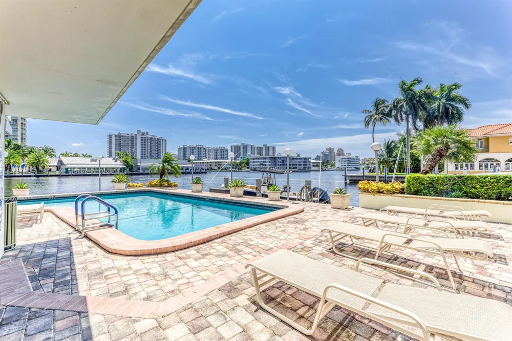 2900 NE 30th Street #9i Fort Lauderdale, FL 33306