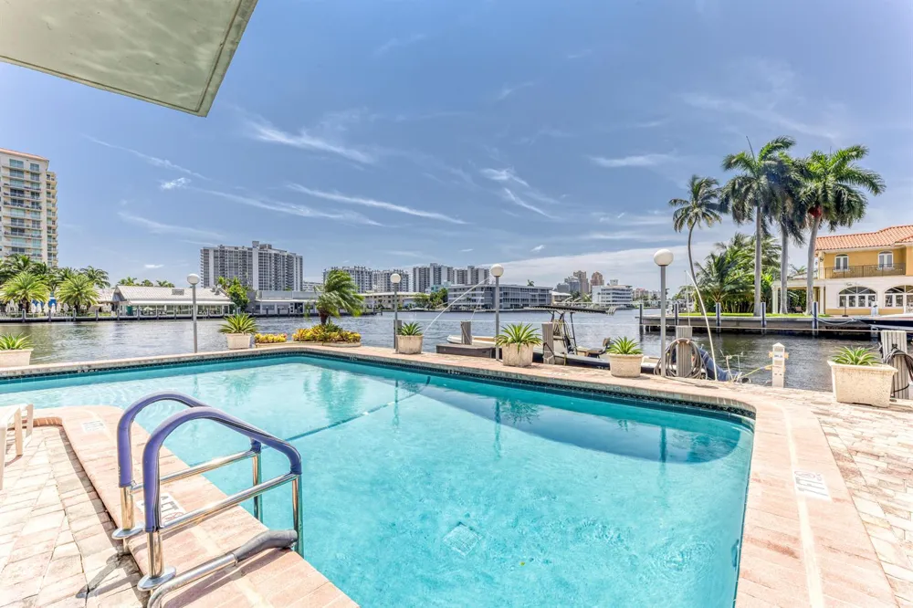 2900 NE 30th Street #9i Fort Lauderdale, FL 33306