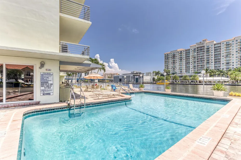 2900 NE 30th Street #9i Fort Lauderdale, FL 33306