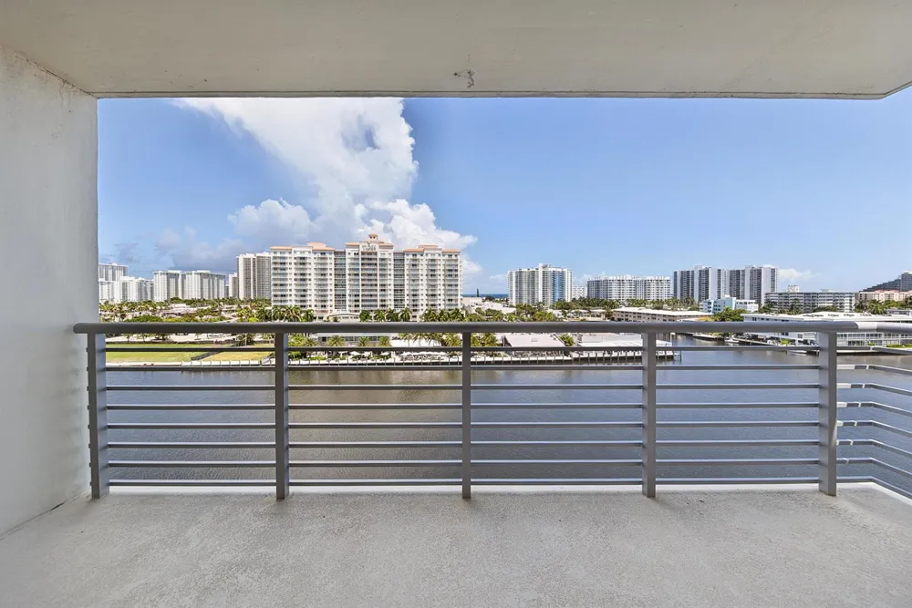 2900 NE 30th Street #9i Fort Lauderdale, FL 33306