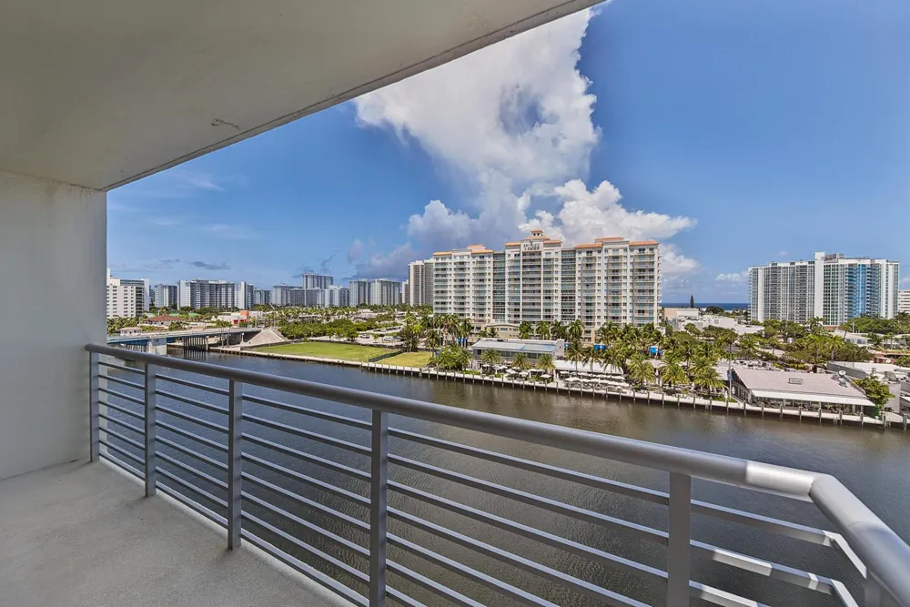 2900 NE 30th Street #9i Fort Lauderdale, FL 33306