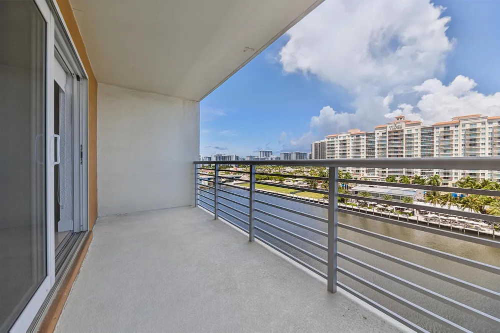 2900 NE 30th Street #9i Fort Lauderdale, FL 33306
