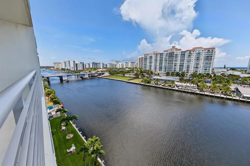 2900 NE 30th Street #9i Fort Lauderdale, FL 33306