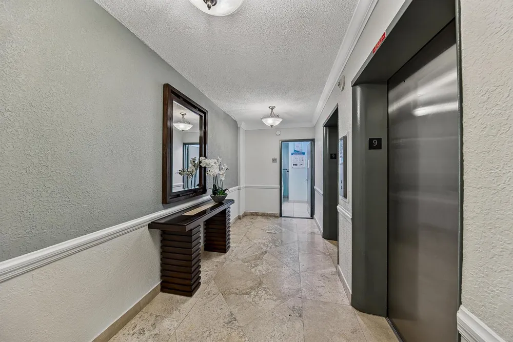 2900 NE 30th Street #9i Fort Lauderdale, FL 33306