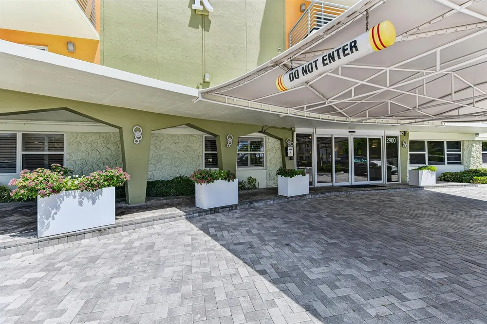 2900 NE 30th Street #9i Fort Lauderdale, FL 33306