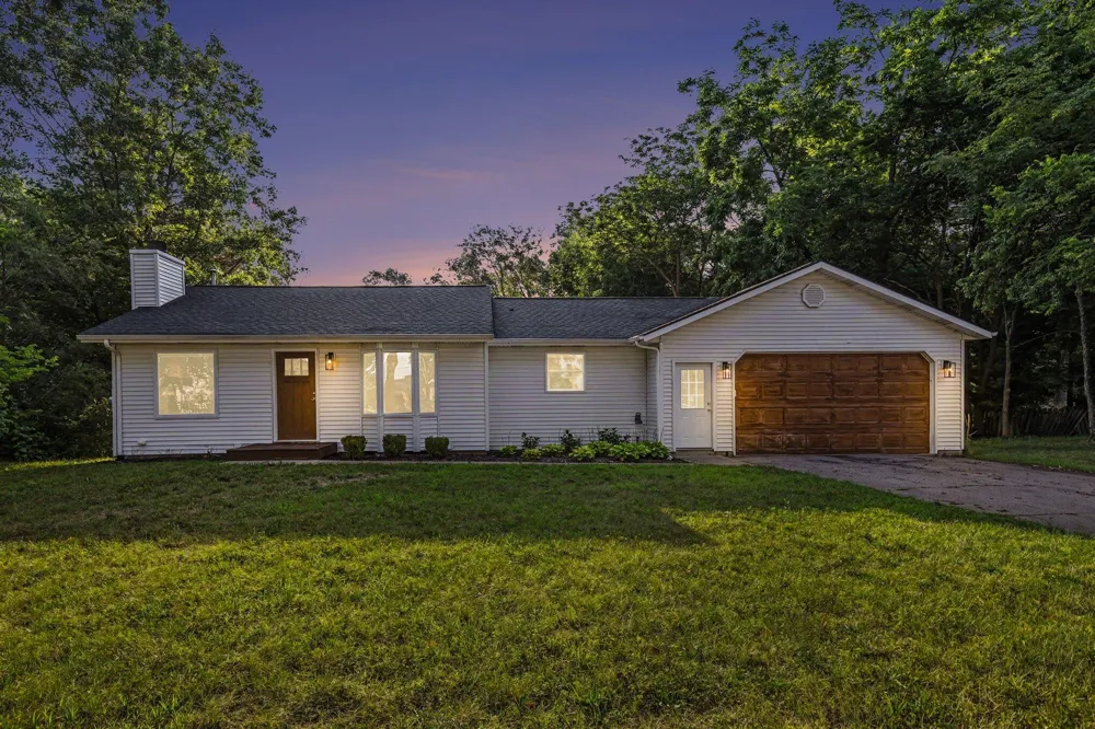 4372 Hunsberger Avenue NE Plainfield Charter Township, MI 49525