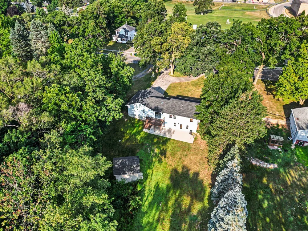 4372 Hunsberger Avenue NE Plainfield Charter Township, MI 49525