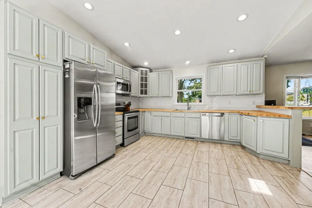 4372 Hunsberger Avenue NE Plainfield Charter Township, MI 49525