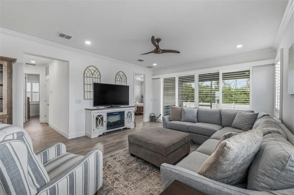 1065 SIGNET DRIVE Apollo Beach, FL 33572