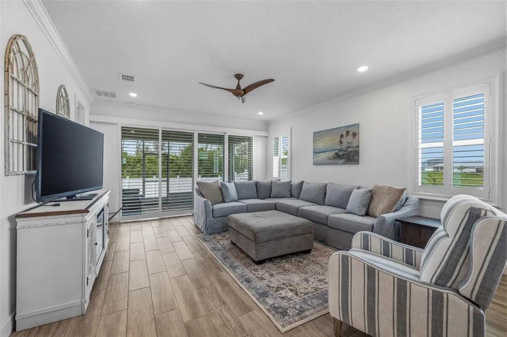 1065 SIGNET DRIVE Apollo Beach, FL 33572