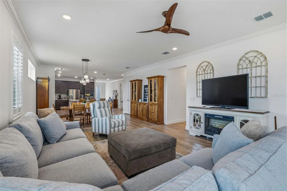 1065 SIGNET DRIVE Apollo Beach, FL 33572