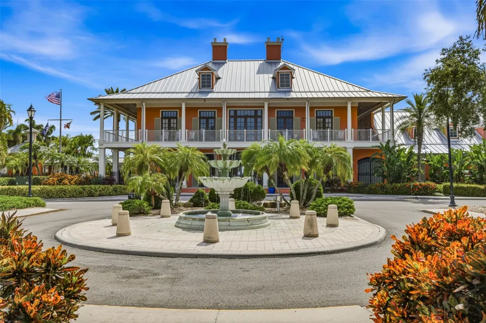 1065 SIGNET DRIVE Apollo Beach, FL 33572