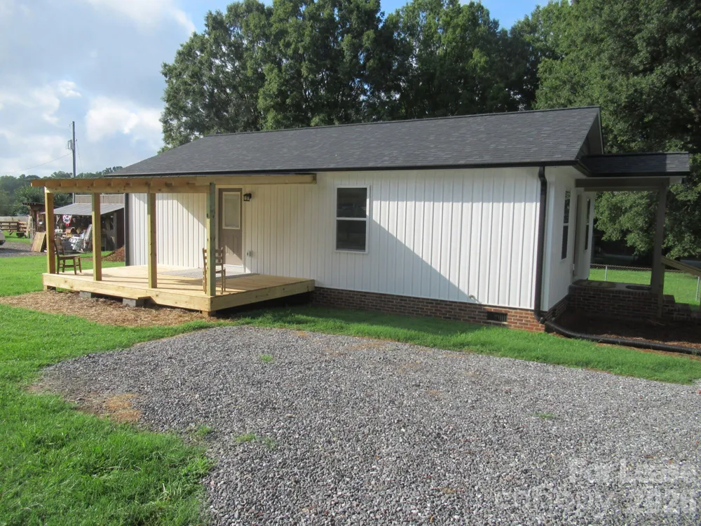 251B S B AVENUE Maiden, NC 28650
