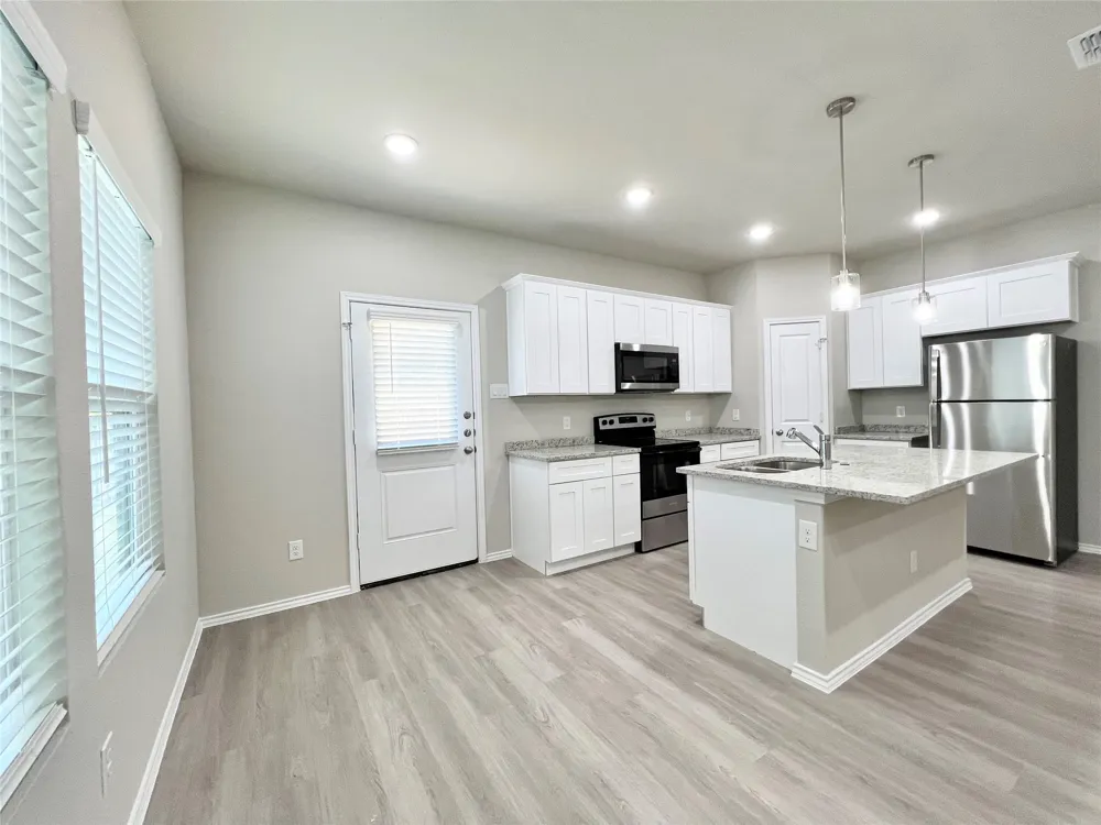 3501 E Renfro Street #103 Burleson, TX 76028