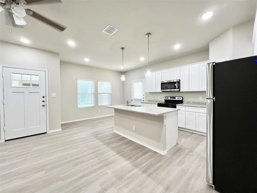 3501 E Renfro Street #103 Burleson, TX 76028