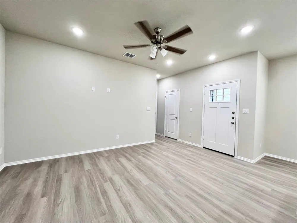 3501 E Renfro Street #103 Burleson, TX 76028