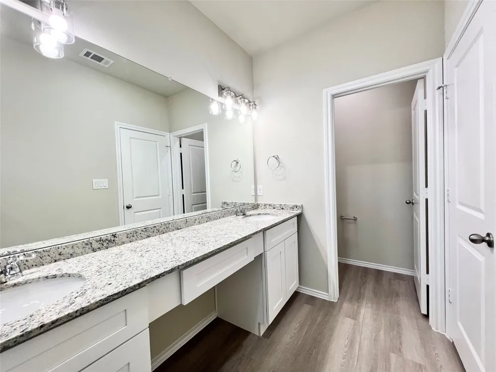 3501 E Renfro Street #103 Burleson, TX 76028