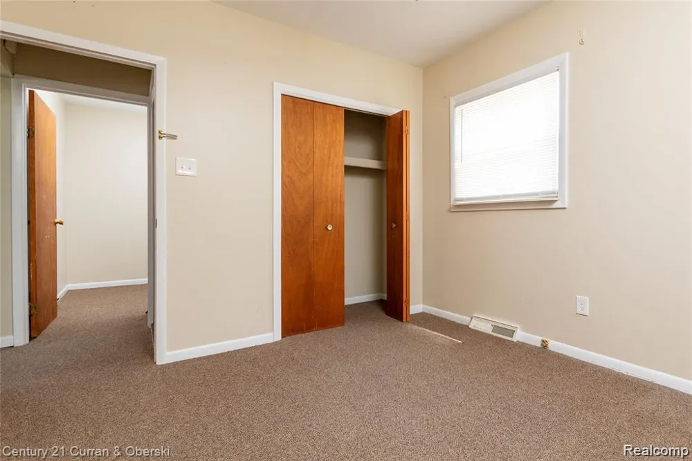 1463 Reo Avenue Lincoln Park City, MI 48146