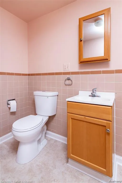 1463 Reo Avenue Lincoln Park City, MI 48146