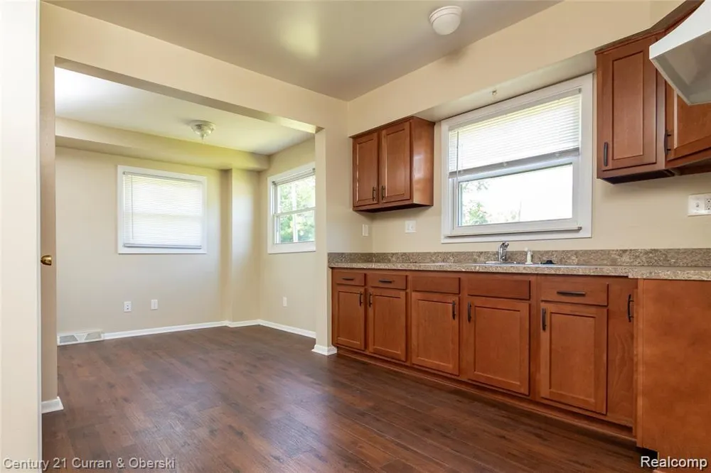 1463 Reo Avenue Lincoln Park City, MI 48146