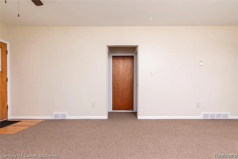 1463 Reo Avenue Lincoln Park City, MI 48146