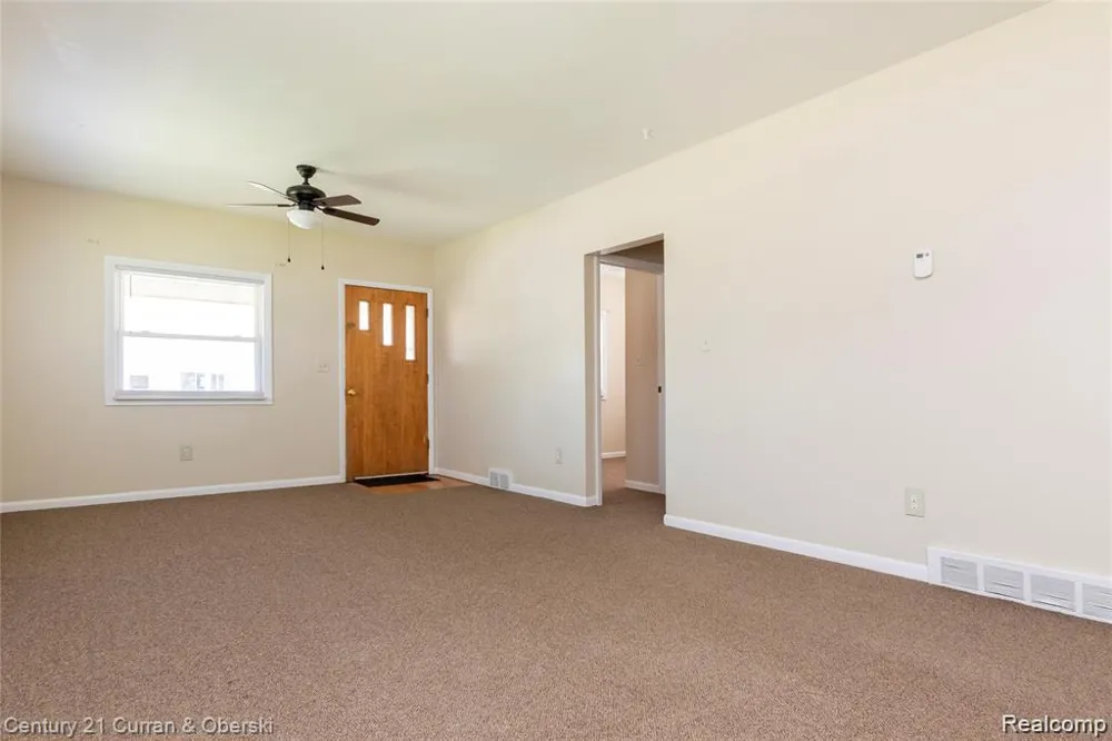 1463 Reo Avenue Lincoln Park City, MI 48146