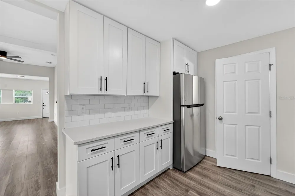 2525 W BEACH STREET Tampa, FL 33607