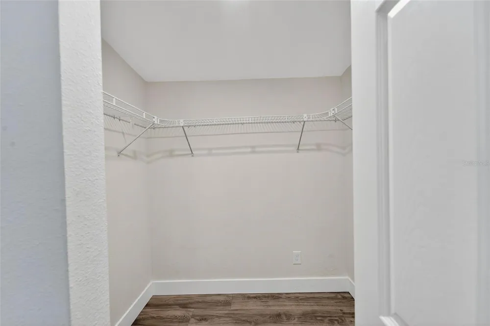 2525 W BEACH STREET Tampa, FL 33607
