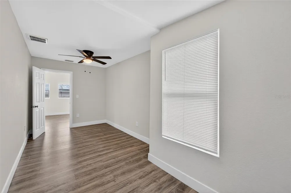 2525 W BEACH STREET Tampa, FL 33607